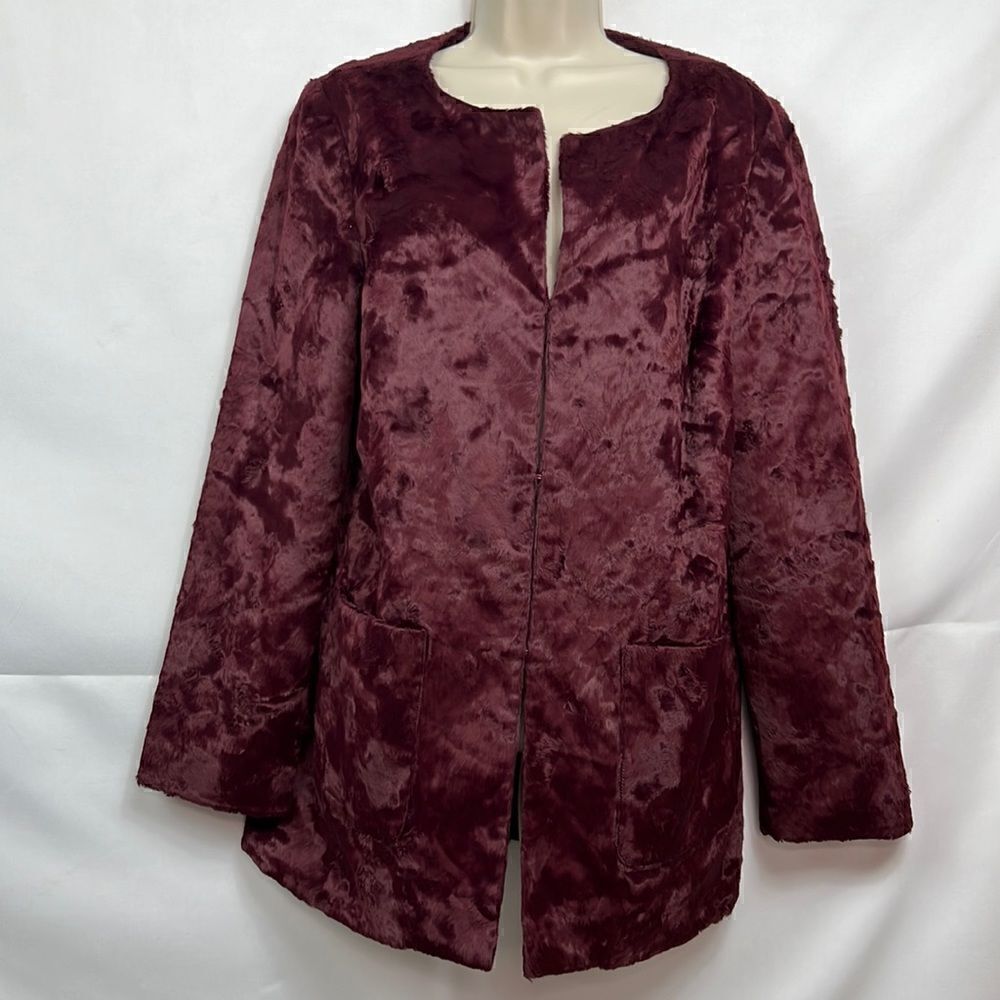 Tabitha burgundy faux fur blazer size medium
